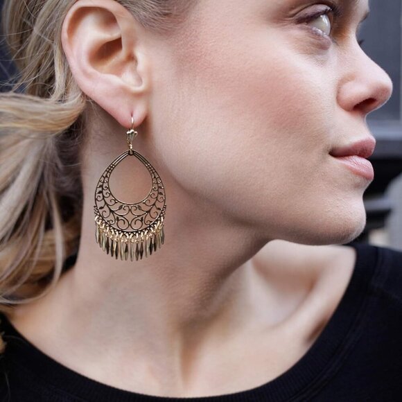 Elegant 18K Gold Plated Filigree Chandelier Earrings - Perfect for Gifting - Picture 6 of 7